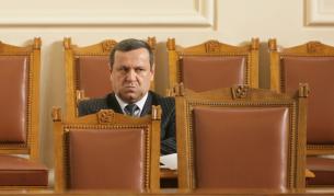 Адемов: Осигуровките може да се увеличават плавно от 2015