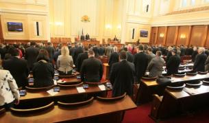 Депутатите почетоха паметта на шестте ястребинчета
