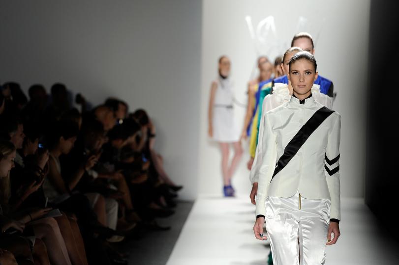 Тенденции пролет/лято 2012 - черно&бяло - снимка 133