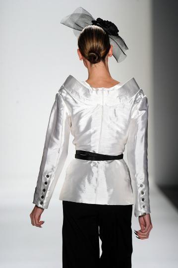 Тенденции пролет/лято 2012 - черно&бяло - снимка 67