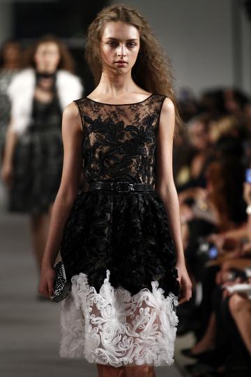 Тенденции пролет/лято 2012 - черно&бяло - снимка 57