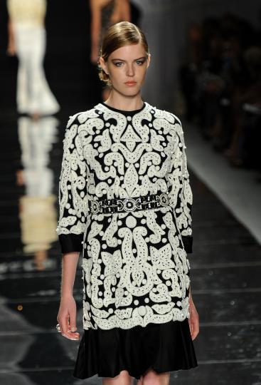 Тенденции пролет/лято 2012 - черно&бяло - снимка 23