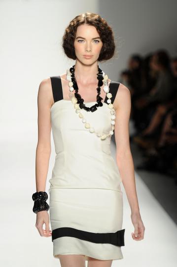 Тенденции пролет/лято 2012 - черно&бяло - снимка 19